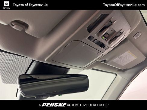 Used 2026 Toyota Highlander Limited image 29