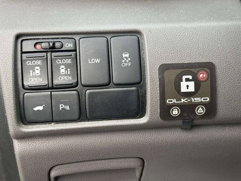 Used 2016 Honda Odyssey Touring Elite image 21