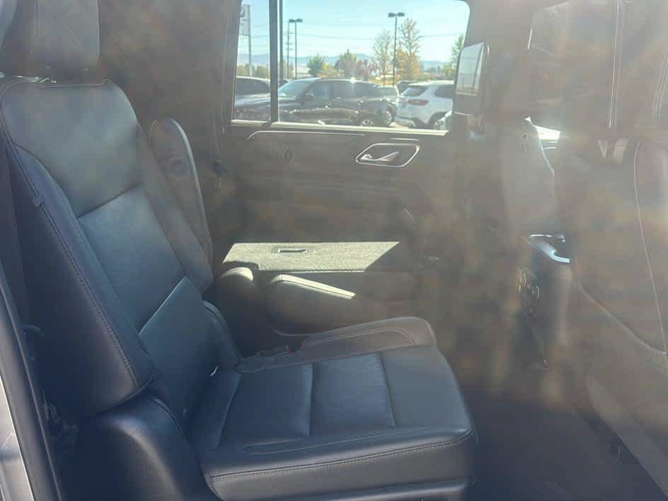 Used 2021 Chevrolet Suburban Z71 w/ Rear Media and Nav Package AWD/4WD image 21