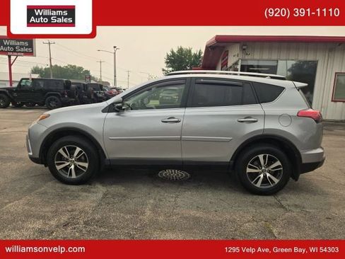 Used 2018 Toyota RAV4 XLE w/ Plus Extra Value Package AWD/4WD image 7