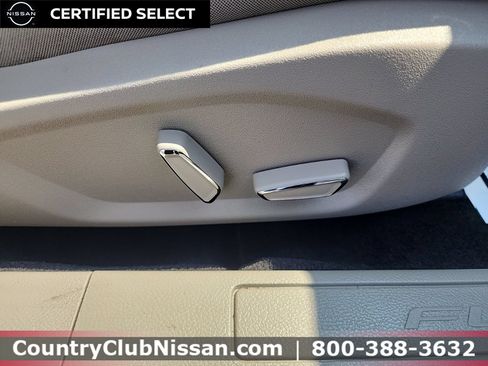 Used 2018 Ford Fusion SE FWD image 30