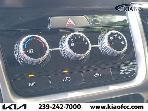 Certified 2023 Kia Sorento LX FWD image 31