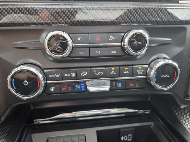 New 2026 Ford F250 Lariat w/ Black Appearance Package AWD/4WD image 27