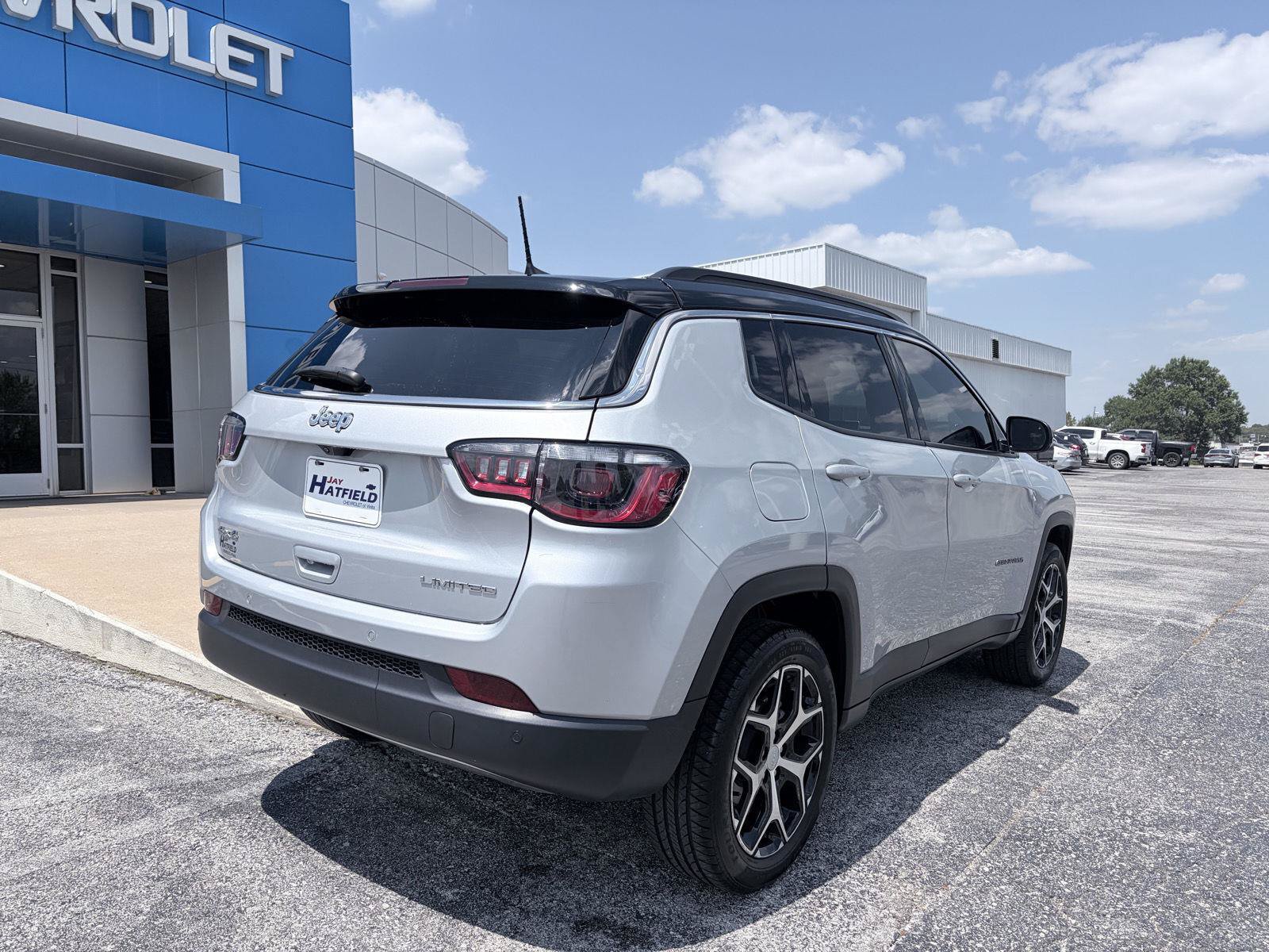 Used 2024 Jeep Compass Limited AWD/4WD image 11
