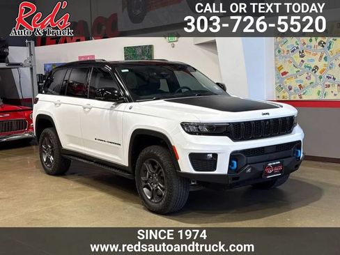 Used 2024 Jeep Grand Cherokee Trailhawk AWD/4WD image 1