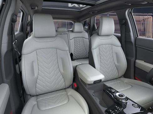 New 2025 Kia Sportage X-Line Prestige image 16