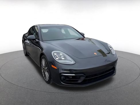 Used 2023 Porsche Panamera image 3