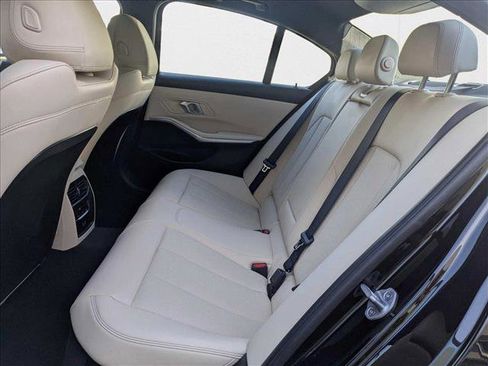 Used 2025 BMW 330i Sedan w/ Premium Package image 15