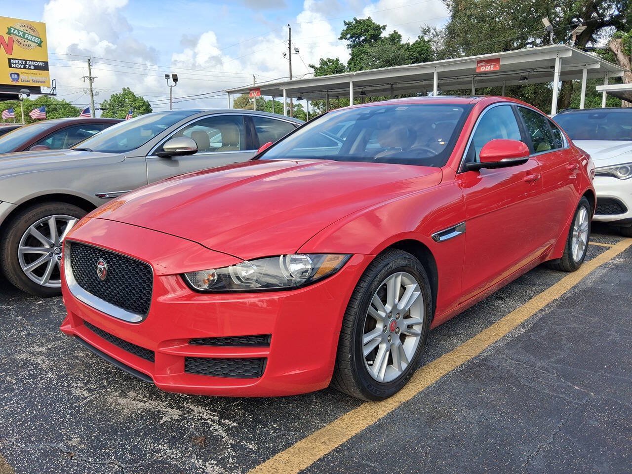 Used 2019 Jaguar XE Premium RWD image 1