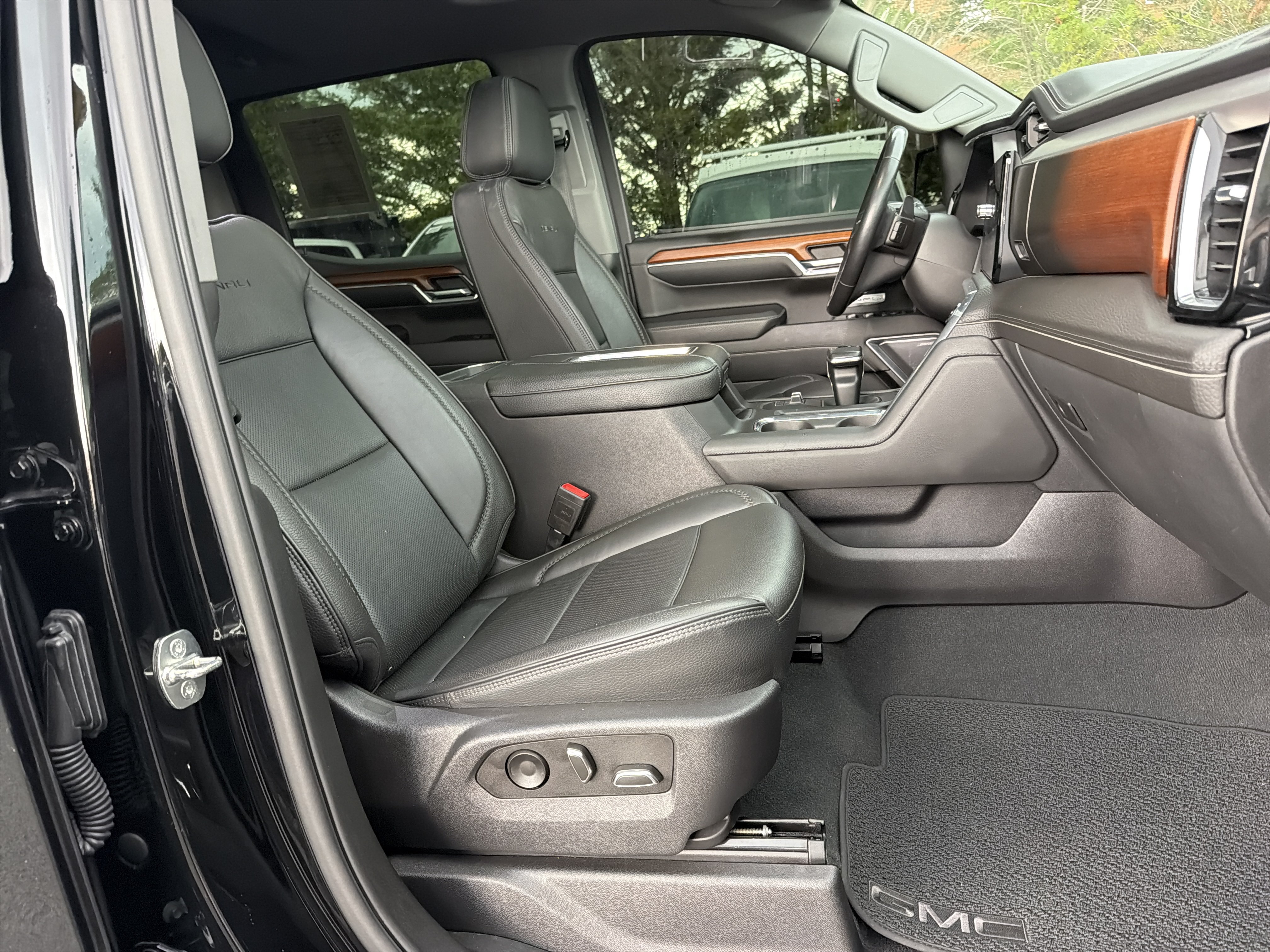 Used 2022 GMC Sierra 1500 Denali AWD/4WD image 34