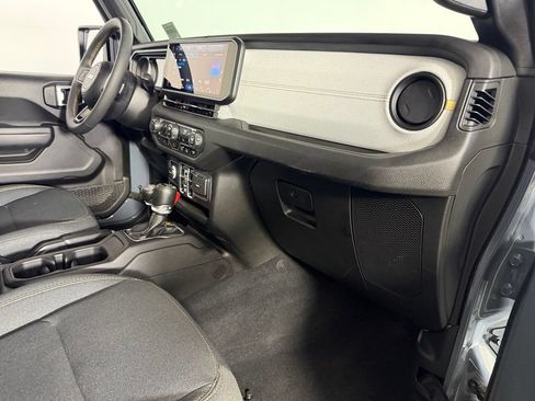 Used 2025 Jeep Wrangler Unlimited Sahara w/ Safety Group AWD/4WD image 31