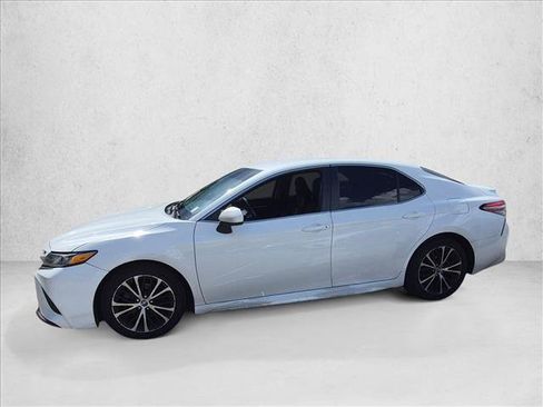 Used 2018 Toyota Camry SE FWD image 4