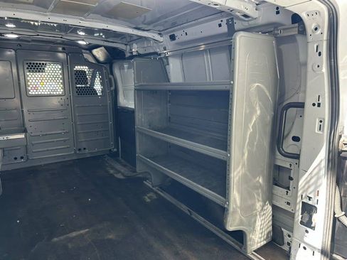 Used 2019 Ford Transit 150 130 Low Roof RWD image 20