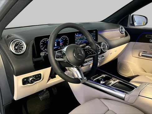 New 2026 Mercedes-Benz GLA 250 4MATIC image 9