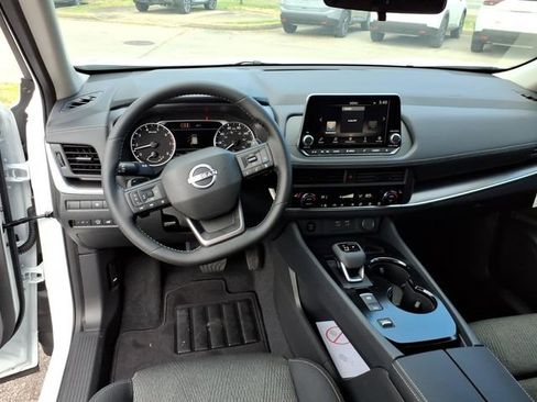 New 2026 Nissan Rogue SV FWD image 8