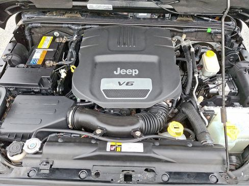 Used 2016 Jeep Wrangler Unlimited Sahara w/ Trailer Tow Group image 26