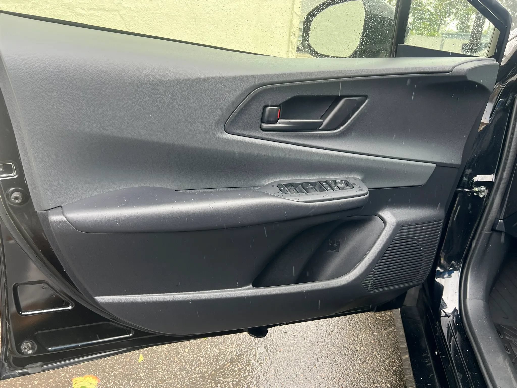 Used 2026 Toyota Prius LE FWD image 10