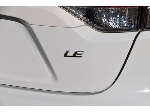 Used 2020 Toyota Corolla LE image 26