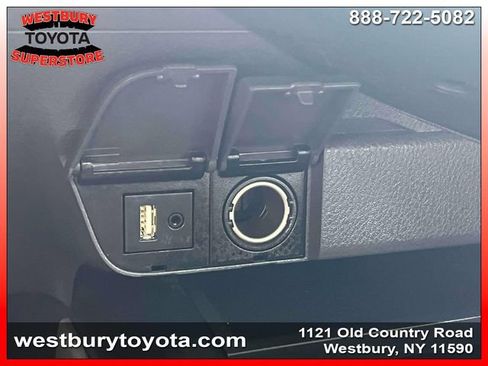 Used 2019 Toyota Camry SE FWD image 28