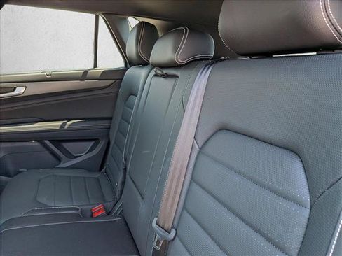 Used 2025 Volkswagen Atlas Cross Sport SEL R-Line AWD/4WD image 16