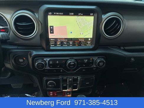 Used 2022 Jeep Wrangler Unlimited Rubicon 4xe w/ Cold Weather Group AWD/4WD image 23