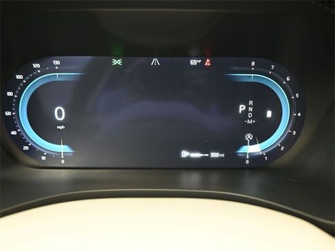 Used 2024 Volvo XC60 B5 Ultimate w/ Protection Package Premier image 27