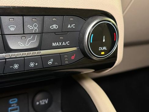 Used 2022 Ford Escape SEL image 32