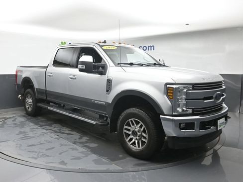 Used 2019 Ford F350 Lariat image 2