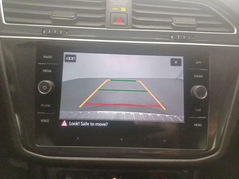 Used 2023 Volkswagen Tiguan SE FWD image 27
