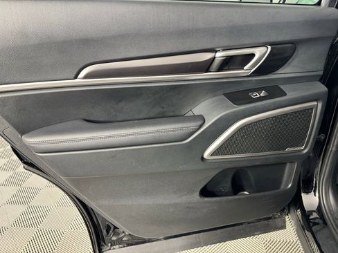 Used 2025 Kia Telluride S FWD image 26