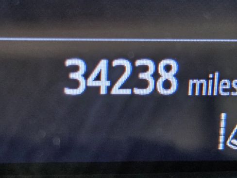 Used 2019 Toyota C-HR XLE image 18