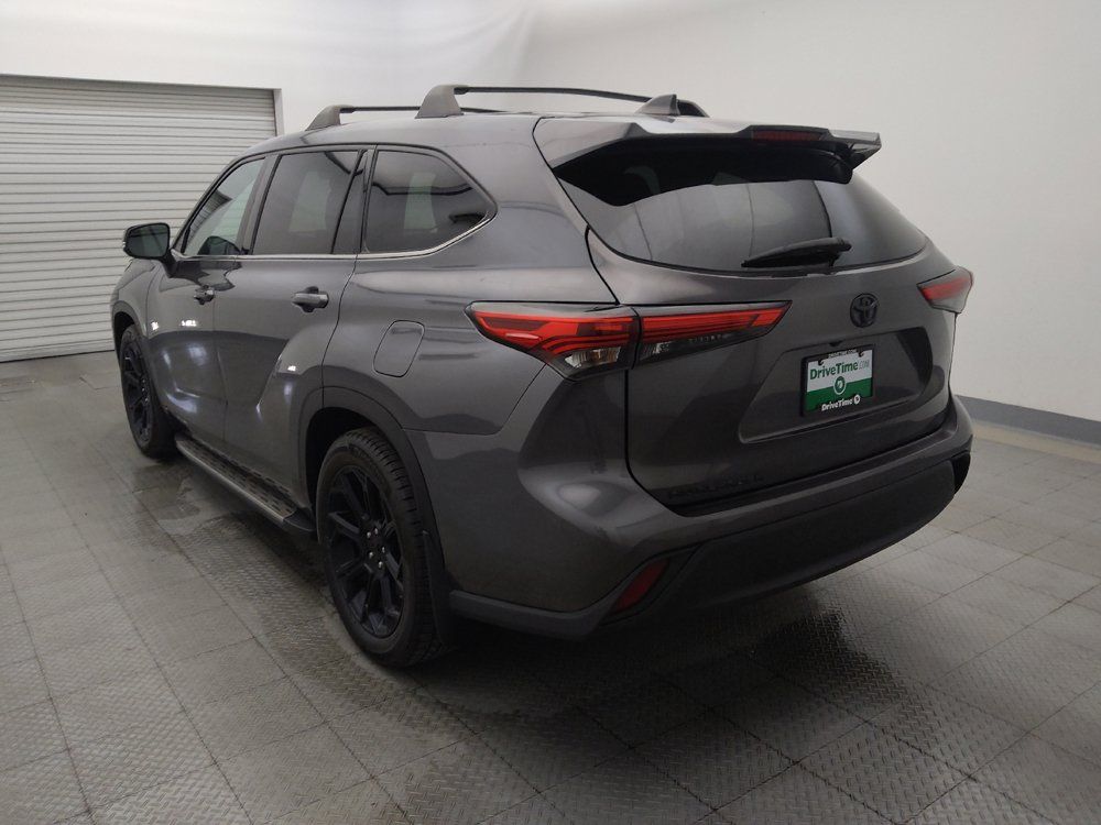 Used 2022 Toyota Highlander L FWD image 5