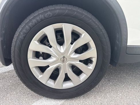 Used 2018 Nissan Rogue S FWD image 11