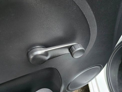 Used 2017 Nissan Versa S Plus image 21