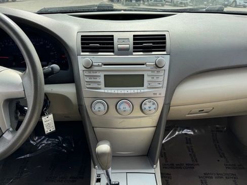 Used 2010 Toyota Camry LE FWD image 2