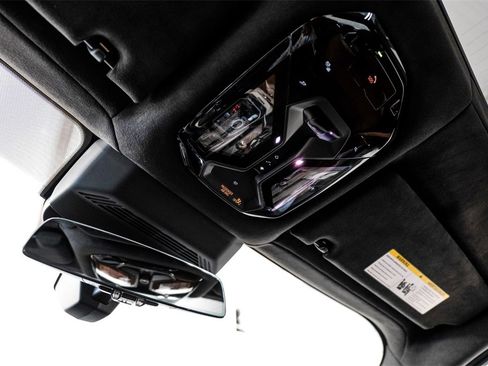 Used 2023 BMW 760i xDrive w/ Executive Package image 29