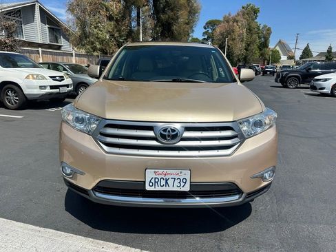 Used 2011 Toyota Highlander Limited w/ Tow Pkg FWD image 8