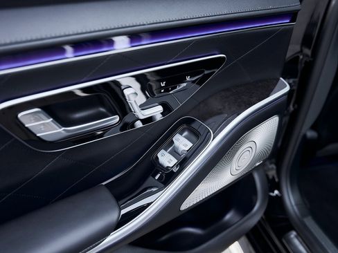 Used 2024 Mercedes-Benz S 580 4MATIC Sedan w/ AMG Line image 53