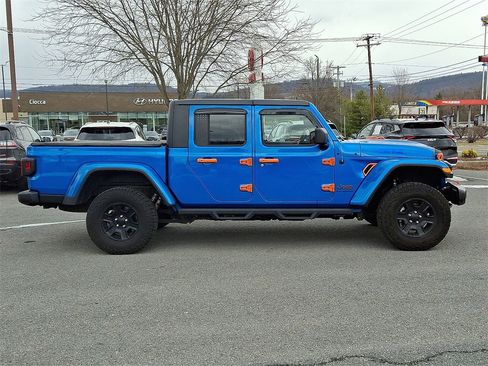 Used 2023 Jeep Gladiator Mojave w/ Cold Weather Group image 10