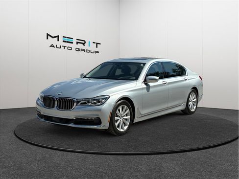 Used 2018 BMW 750i image 4