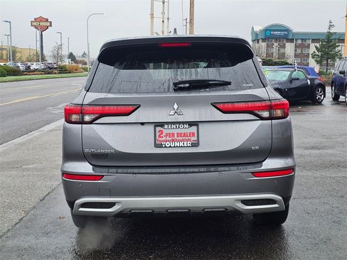 Used 2022 Mitsubishi Outlander SE image 6