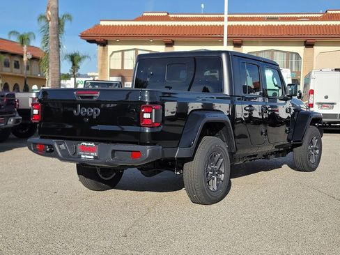 New 2026 Jeep Gladiator Sport image 4