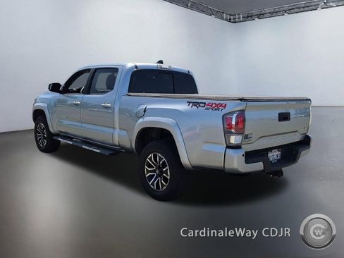 Used 2022 Toyota Tacoma TRD Sport w/ Technology Package AWD/4WD image 5
