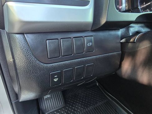 Used 2016 Toyota Highlander XLE AWD/4WD image 21