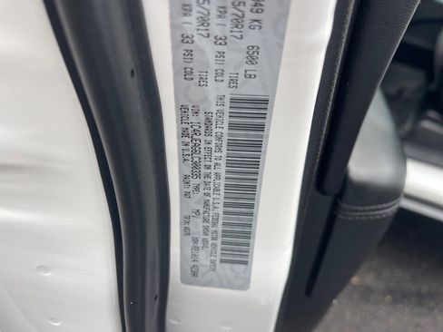 Used 2020 Jeep Grand Cherokee Laredo image 11