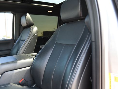 Used 2022 Ford F250 Lariat w/ Lariat Ultimate Package AWD/4WD image 21