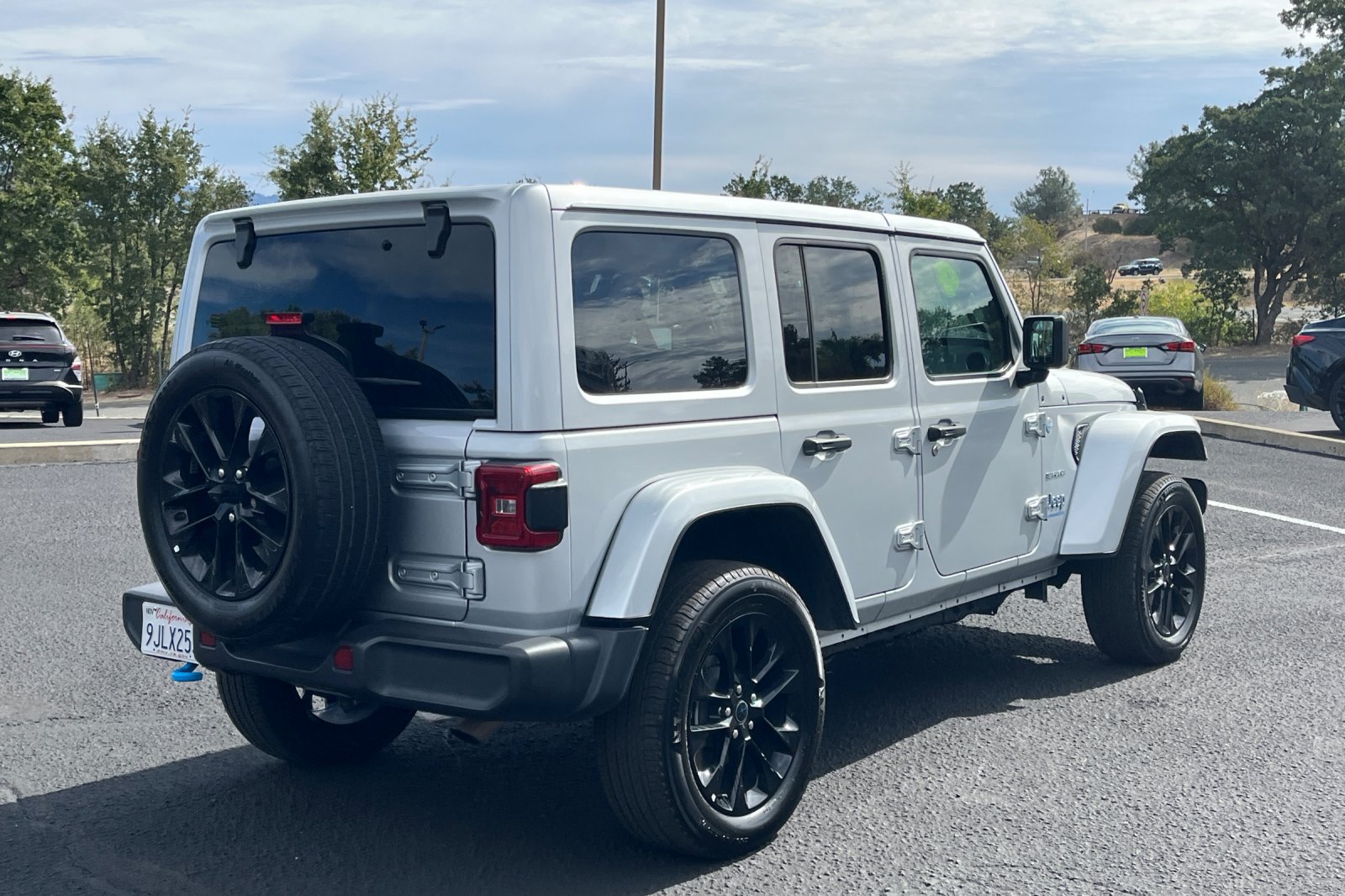 Used 2024 Jeep Wrangler Unlimited Sahara AWD/4WD image 69