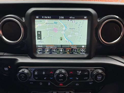 Used 2022 Jeep Wrangler Unlimited Sahara image 20