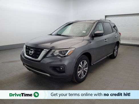 Used 2019 Nissan Pathfinder SV image 1