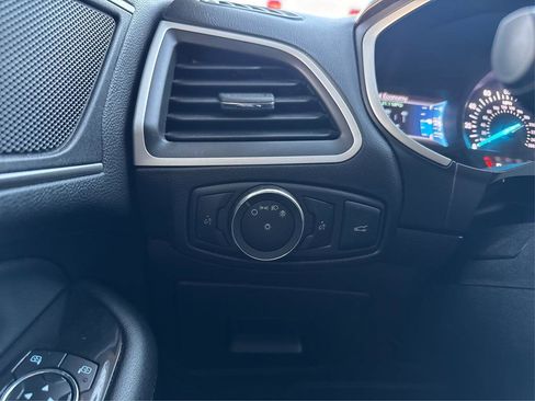 Used 2016 Ford Edge SEL w/ Equipment Group 201A AWD/4WD image 17